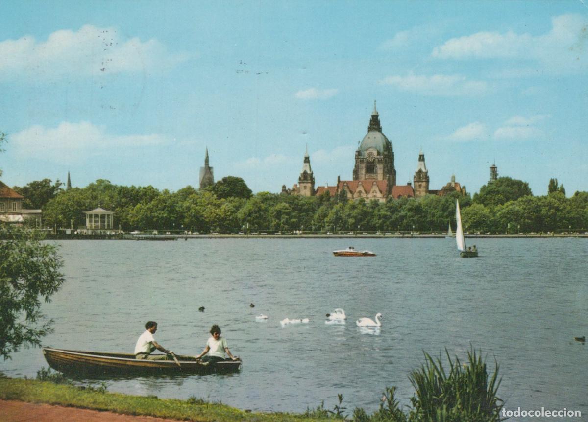 Cartes Postales: Germany Hannover Maschsee Lake With New Town Hall and Rowboat *YBA866