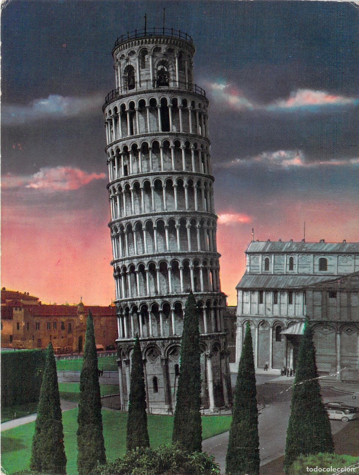 Postales: Postal de la Torre Inclinada de Pisa al Atardecer
