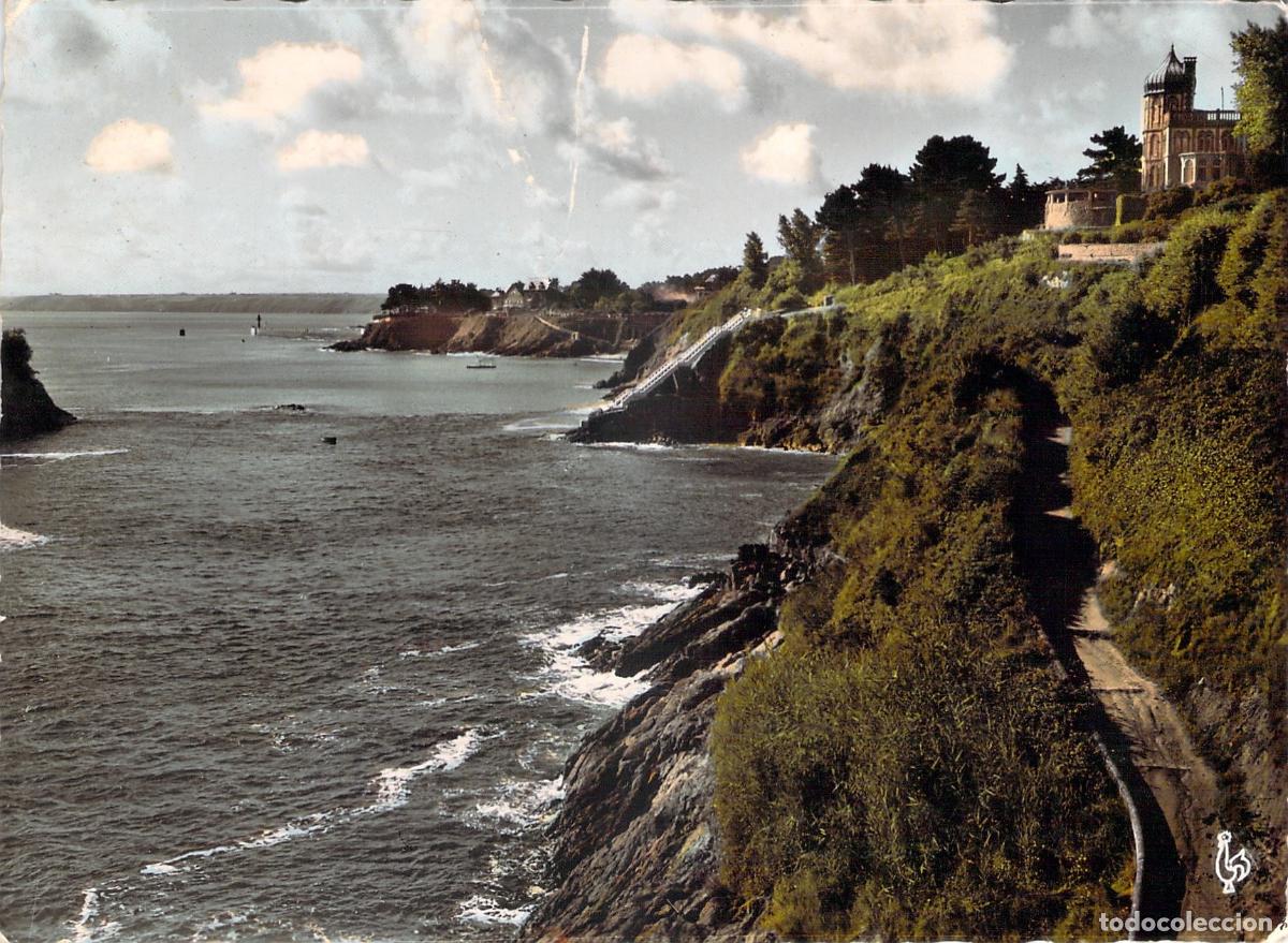 Postales: Postal de la costa y Castillo de Calan en Saint-Quay-Portrieux, Francia