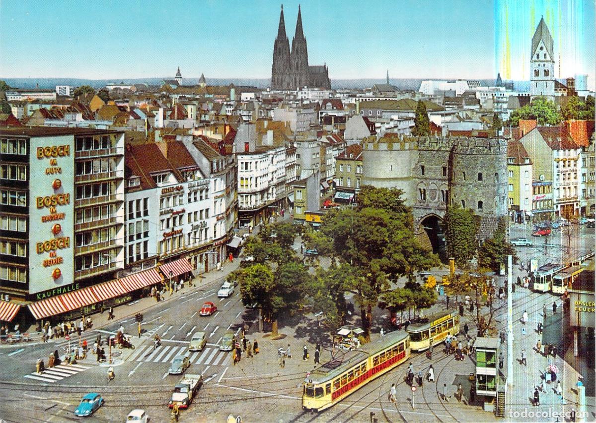 Postales: Postal de Colonia Hahnentor y Catedral al fondo en Alemania