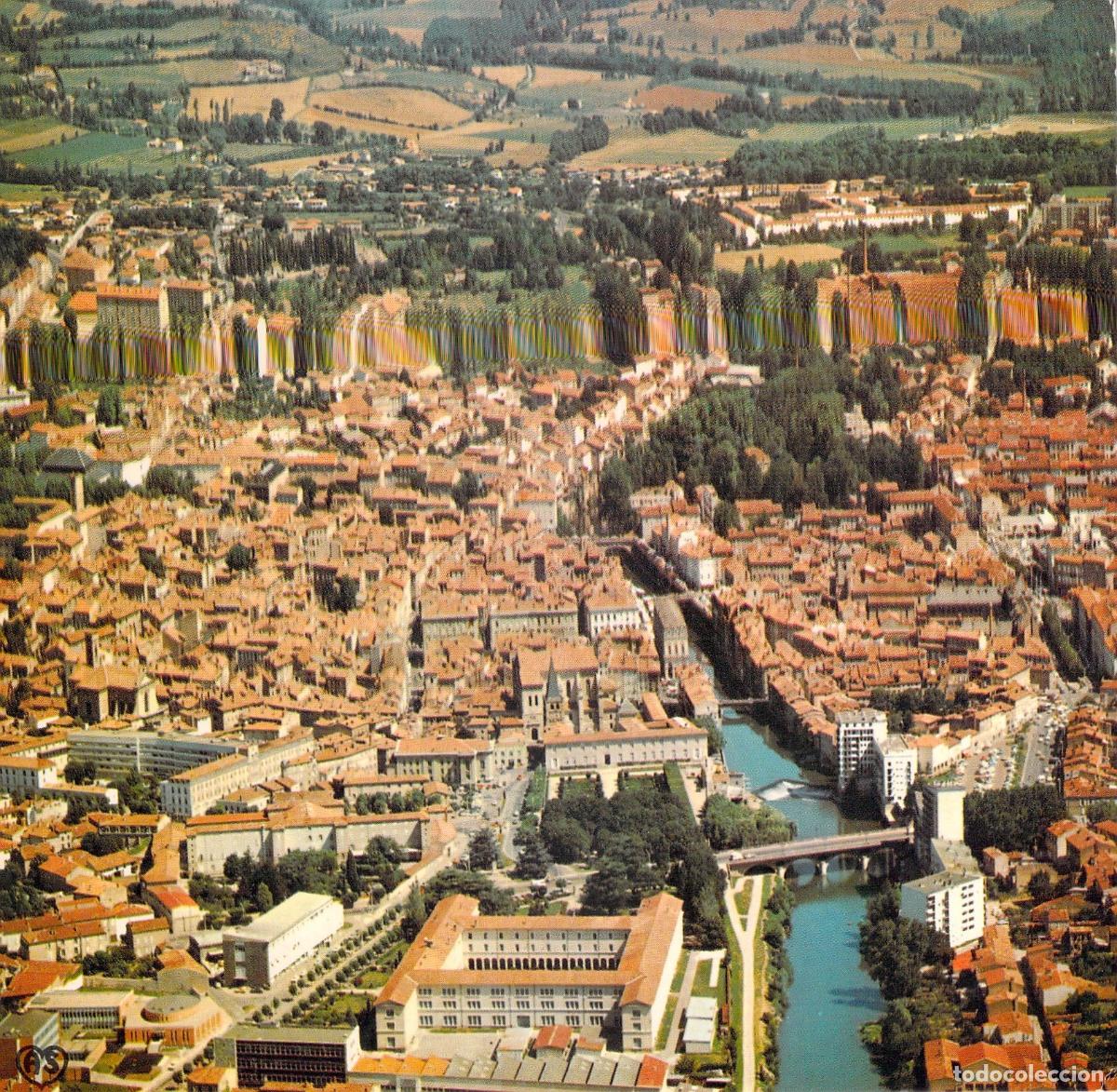 Postales: Postal de vista a&eacute;rea de la ciudad de Castres en Francia