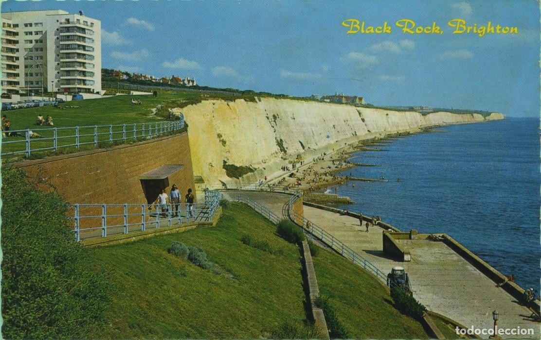 Postales: N&ordm; V8518-BRIGHTON. England. Paseo Undercliff. Sin circular. ED. J. HYMAN HOVE