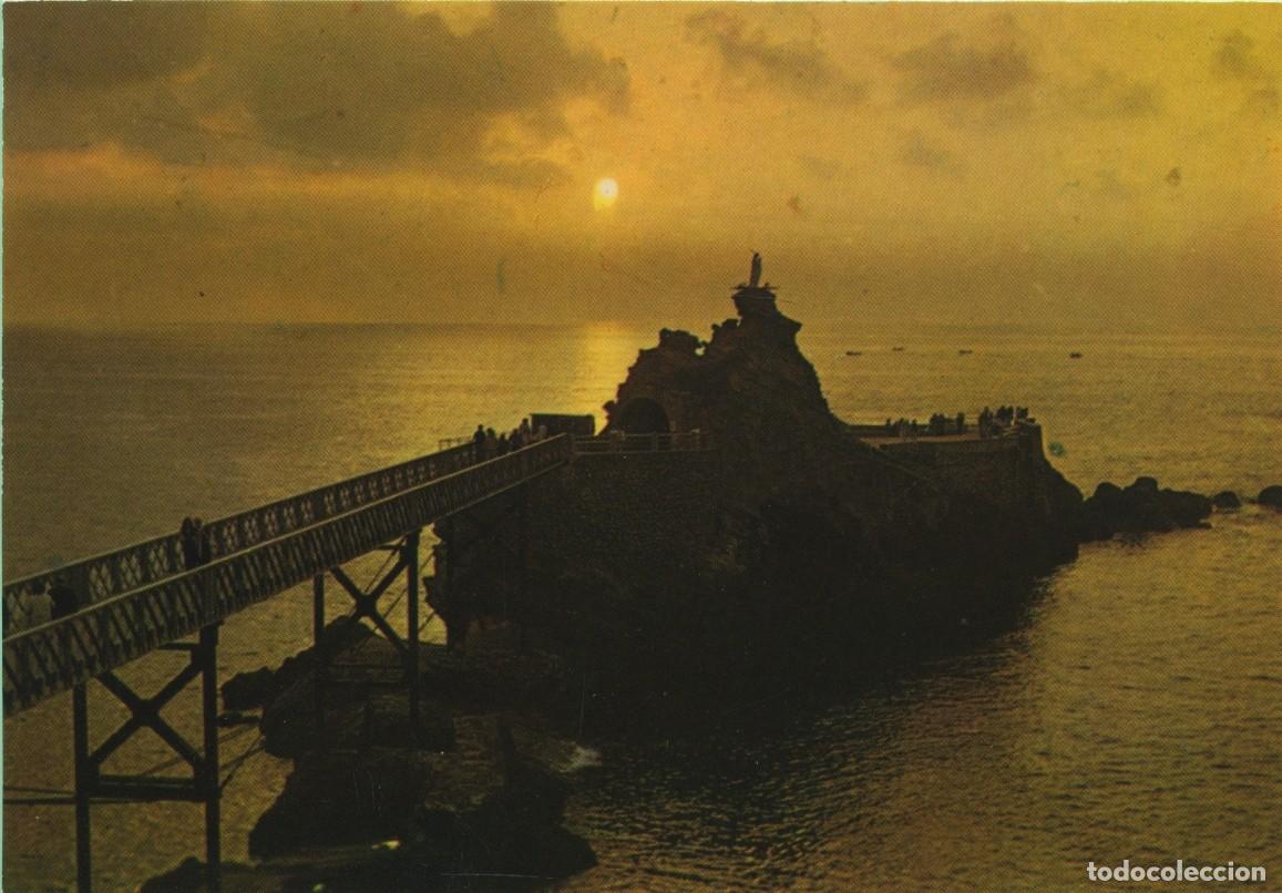 Postales: N&ordm; 12 A-BIARRITZ (64). Francia. - La puesta de sol en la Roca de la Virgen. Sin circular. EDITIONS