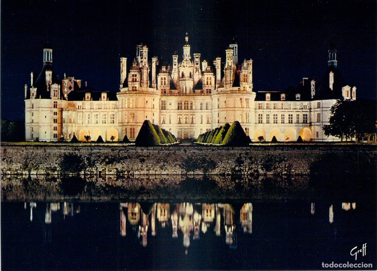 Postales: Postal del Castillo de Chambord iluminado en Francia