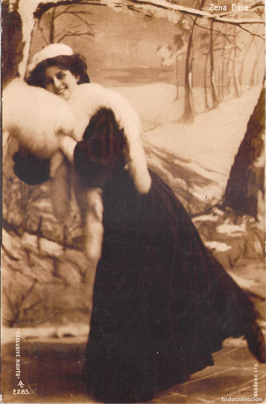 Postales: Postal de la actriz Zena Dare en escenario invernal