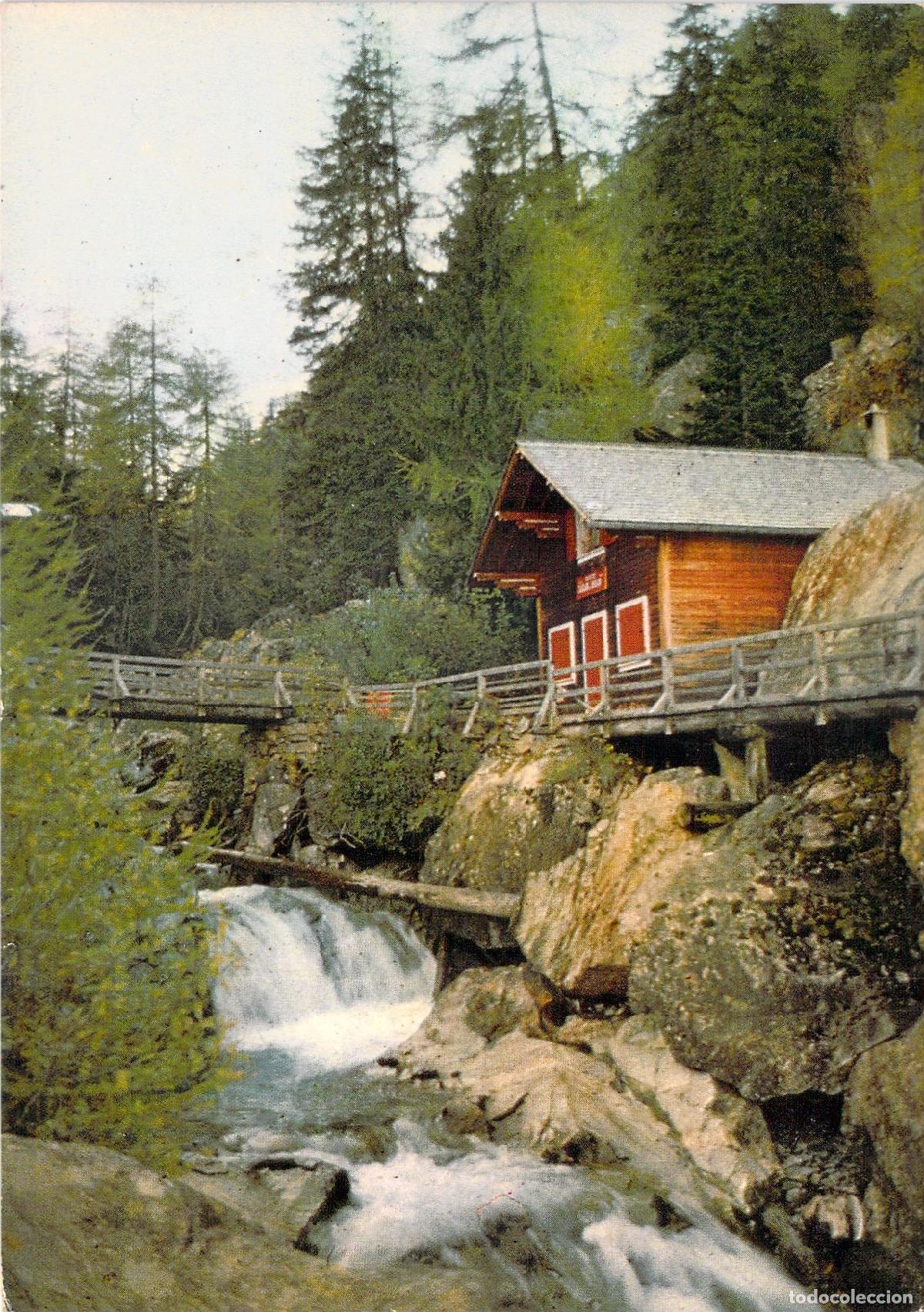Postales: Postal de la Cascada a B&eacute;rard en Chamonix Francia
