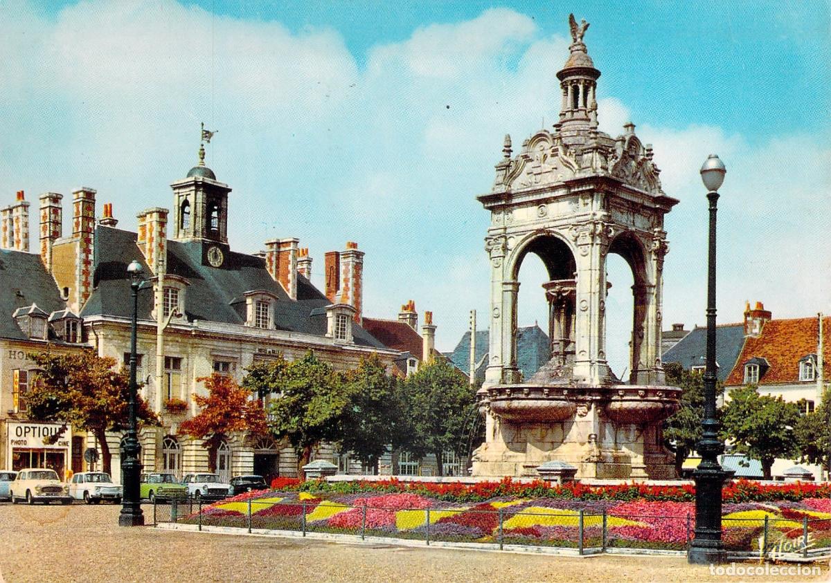 Postales: Postal de la Place du 18 Octobre en Ch&acirc;teaudun, Francia