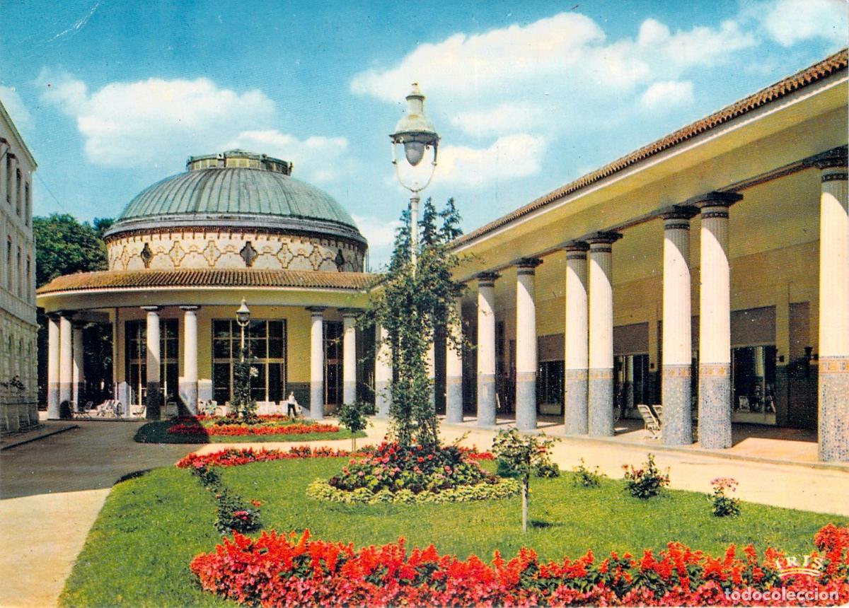 Postales: Postal de la Rotonda y las Galer&iacute;as en Contrex&eacute;ville, Francia
