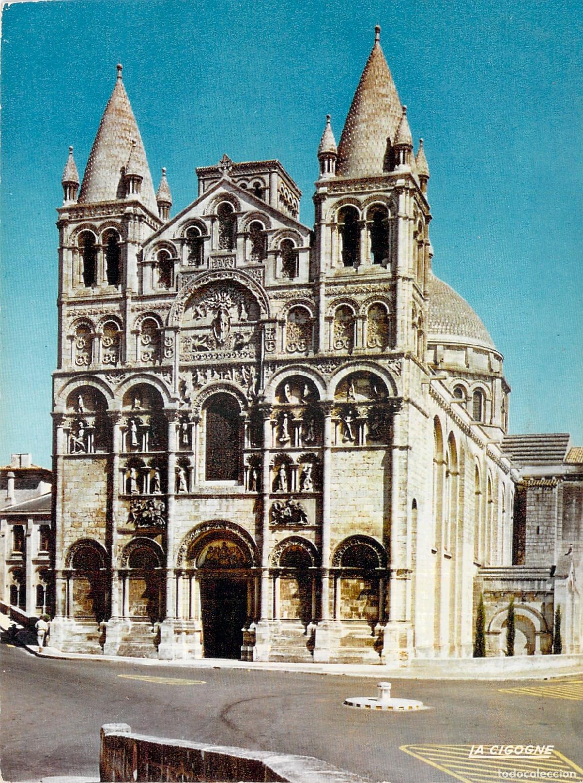 Postales: Postal de la fachada de la Catedral de Angouleme Francia