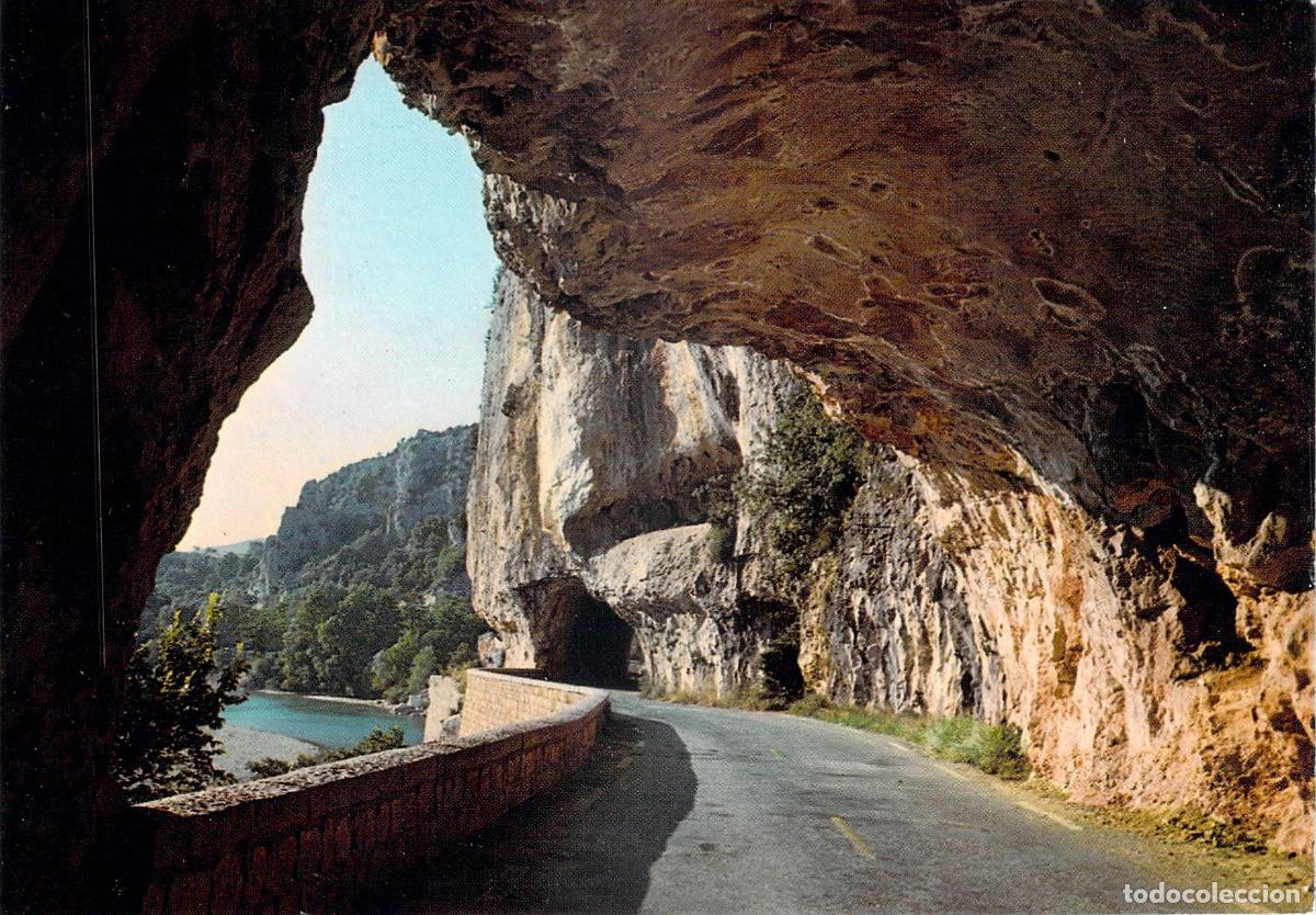 Cartoline: Postal de las Gargantas de Ardeche con vista del t&uacute;nel en Francia