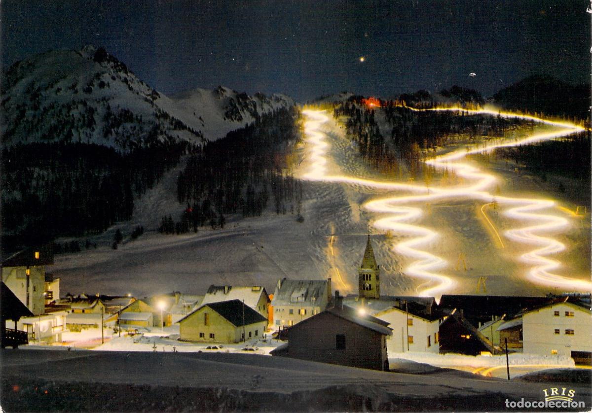 Postales: Postal de Montgenevre con descenso de esqu&iacute; nocturno en los Alpes franceses