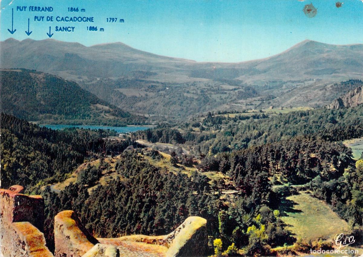 Postkarten: Postal de Auvergne con vistas al Castillo de Murol y los Montes Dore