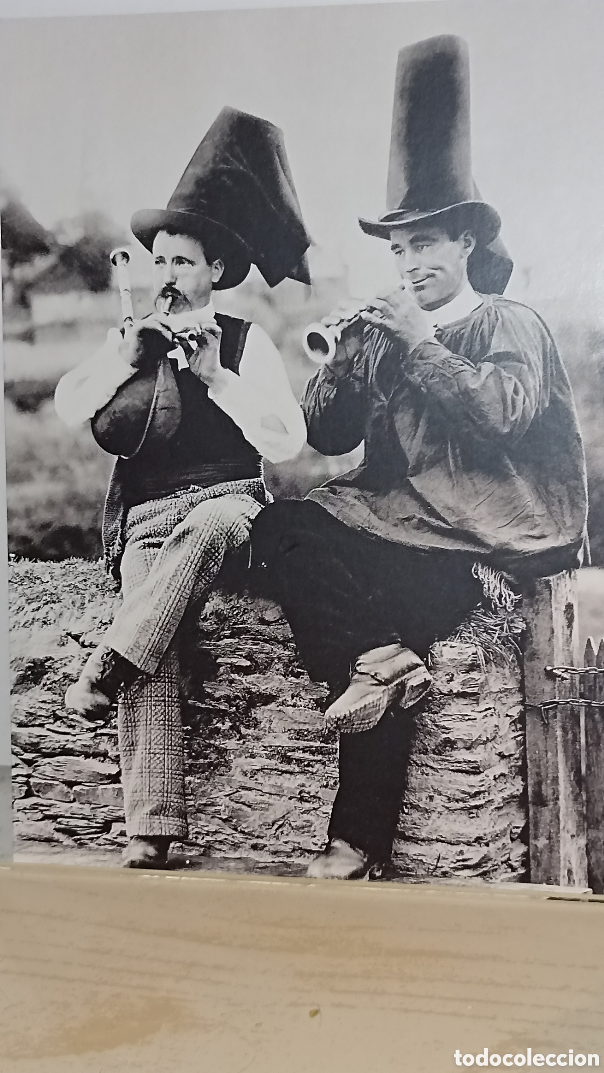 Postkarten: MINT !! Un gran postal de recuerdos de Breta&ntilde;a m&uacute;sicos con sus trajes llamativos