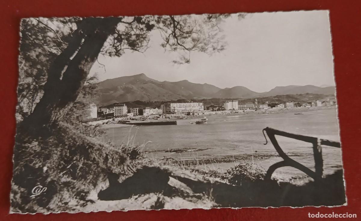 Postales: VISTA COSTA Y PLAYA DE SAINT JEAN DE LUZ - PAIS VASCO FRANCES 1950