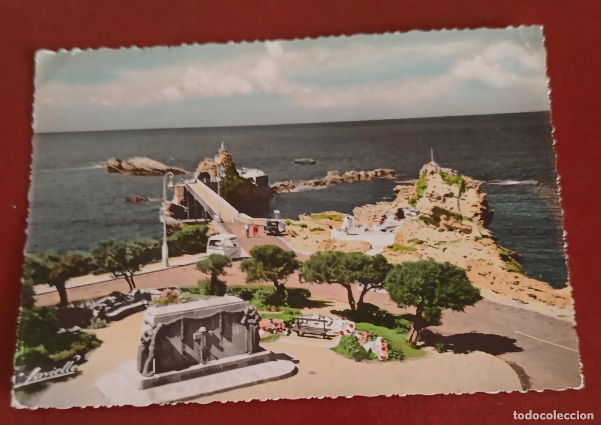 Postales: MONUMENTO A LOS CA&Iacute;DOS - ROCHER DE LA VIERGE - BIARRITZ FRANCIA 1950