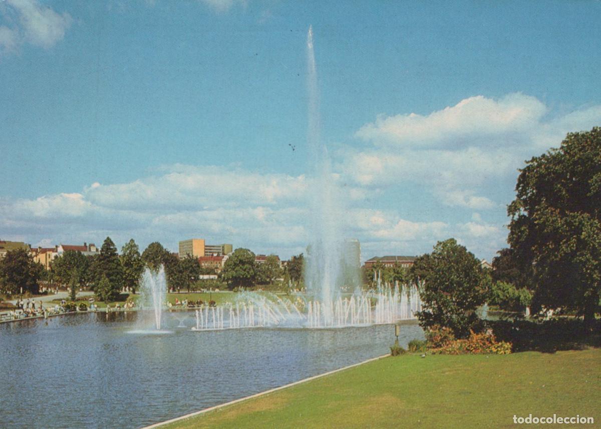 Cartes Postales: Germany Altona Fountains In A Park With Buildings In The Background *YBB144