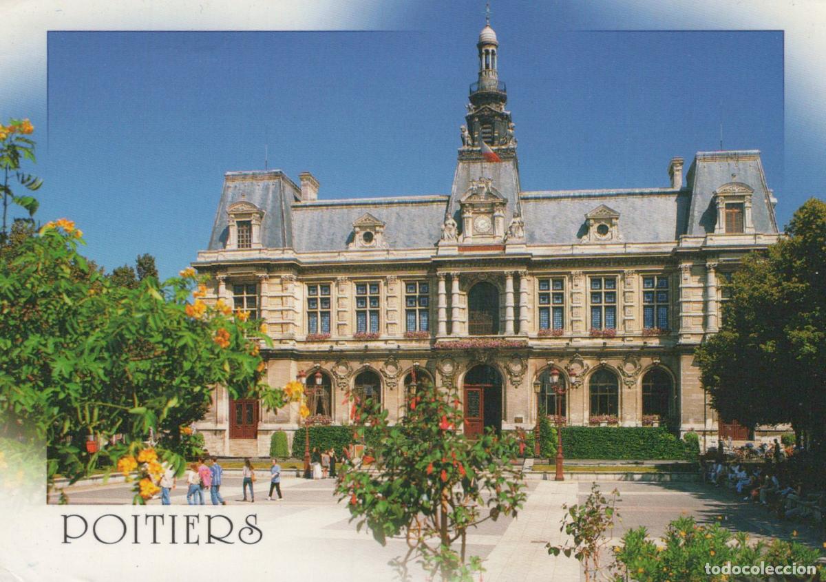 Cartes Postales: France Poitiers City Hall Historic Architecture Town Square View *YBB383