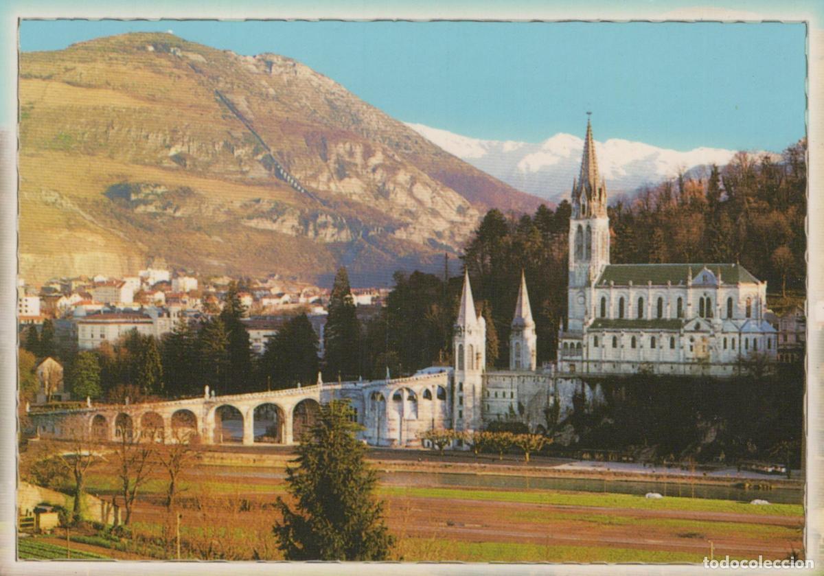 Postkarten: France Lourdes Basilica And Pic Du Jer With Snow Capped Mountains *YBB413