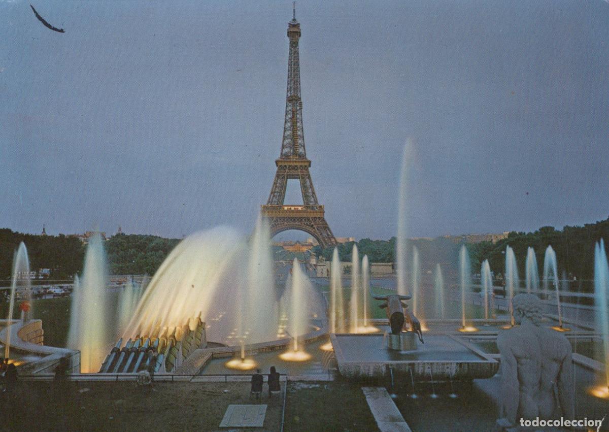 Postkarten: France Tour Eiffel Paris Tour Eiffel And Trocadero Fountains At Night *YBB495