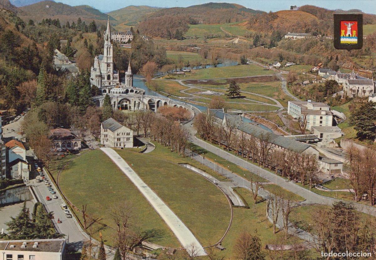 Postkarten: France Lourdes Basilica And Underground St Pius X Aerial View *YBB561