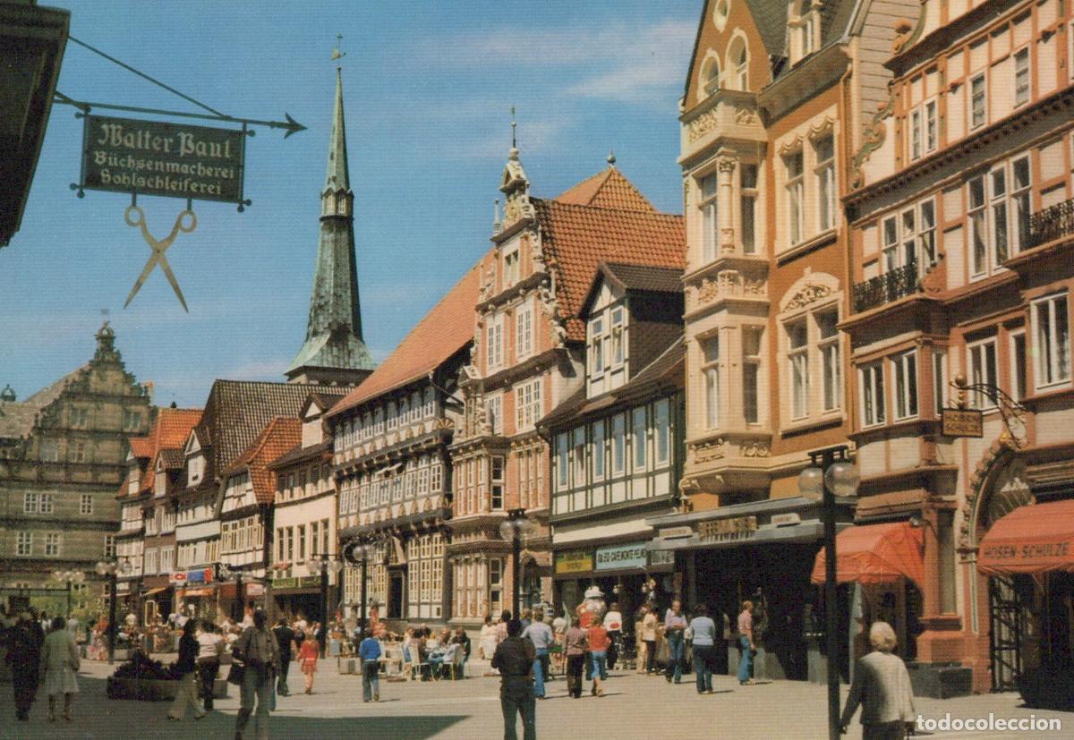 Postkarten: Germany Hamelin Osterstra&szlig;e With Wedding House Market Church Unposted *YBB722