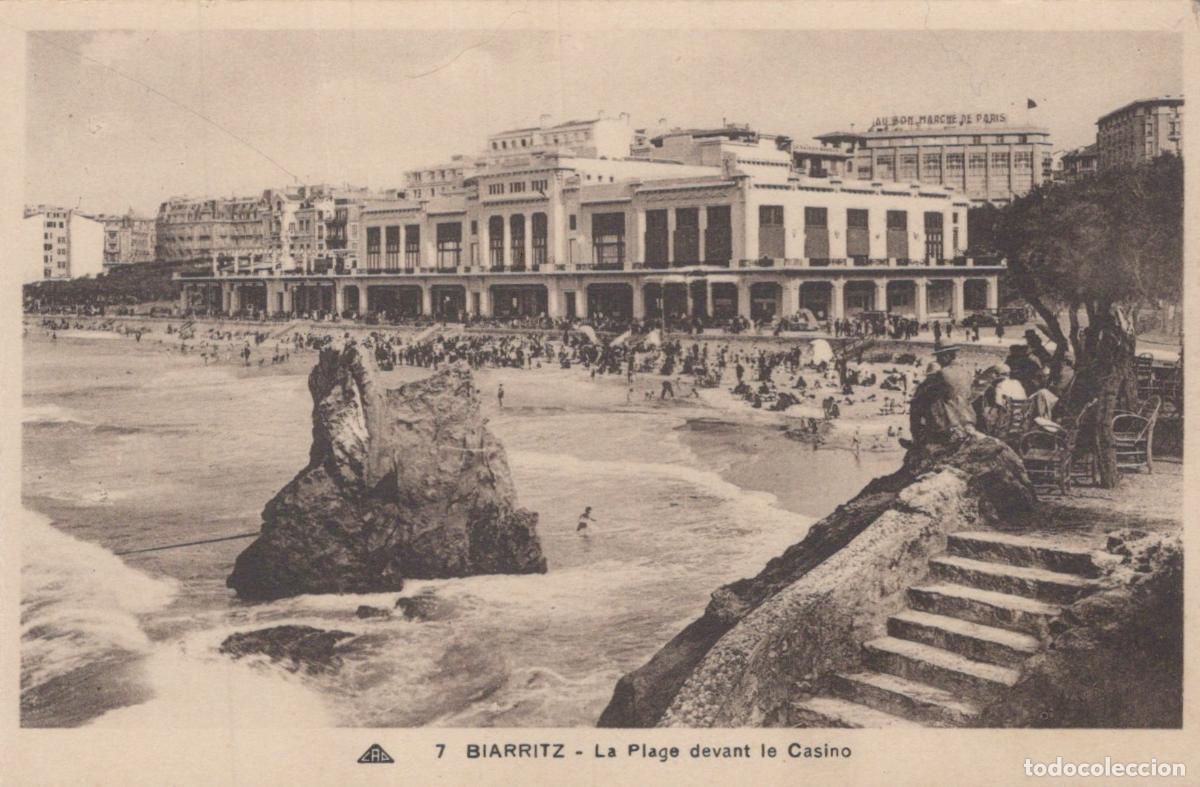 Cartes Postales: France Biarritz The Beach In Front Of The Casino Unposted *YBC186