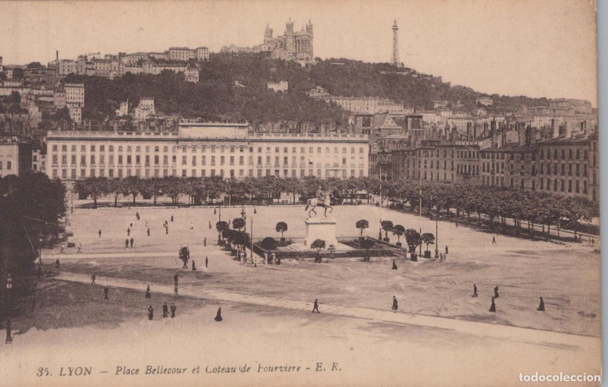 Postcards: France Lyon Place Bellecour And Fourviere Hill In Unposted *YBC363