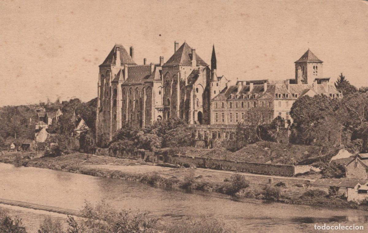 Cartes Postales: France Solesmes Saint Pierre Abbey Of Viewed From The Hillside Unposted *YBC631