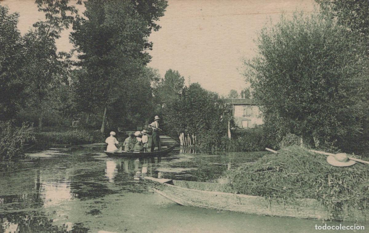 Cartes Postales: France Airvault People In A Boat On The Marshes Poitevin Canal Unposted *YBC639