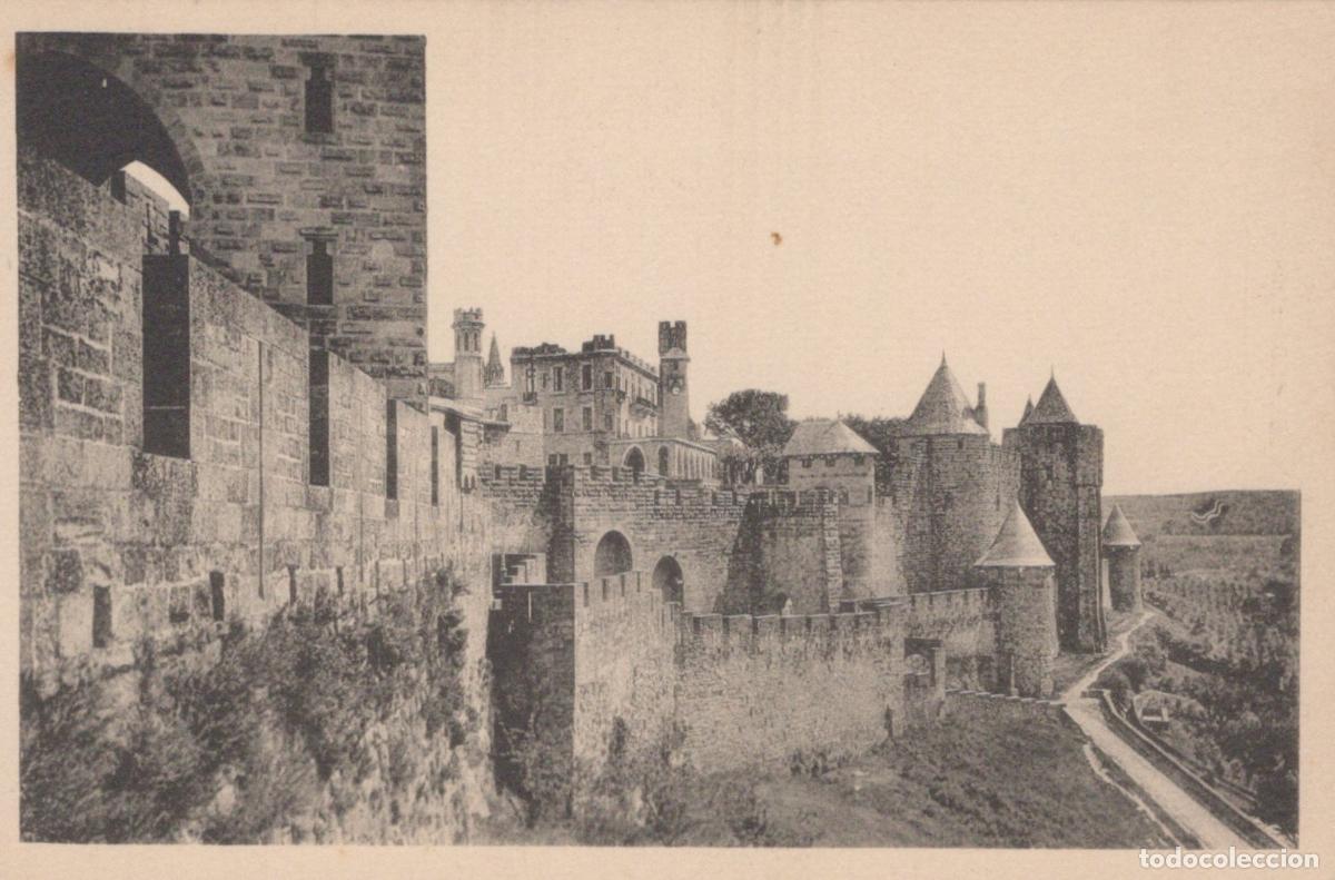 Cartes Postales: France Carcassonne City Walls And Porte D Aude Gate Unposted *YBC372