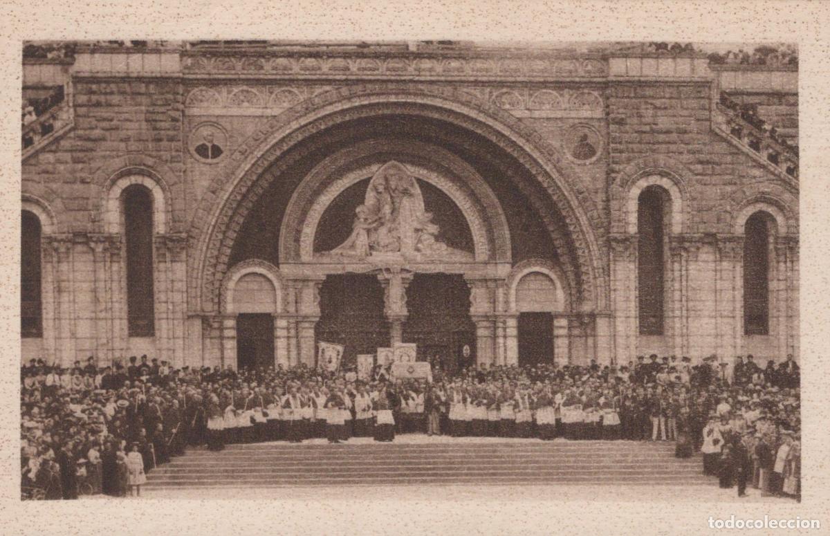 Postales: France Lourdes Rosary Basilica Entrance Blessing Of The Blessed Unposted *YBC287