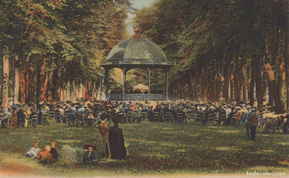 Postais: France Cannes Crowd Gathered At A Bandstand In A Park Unposted *YBC752