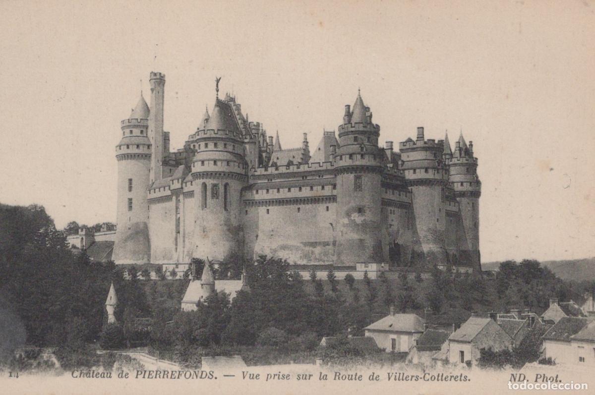 Postais: France Pierrefonds Chateau De View From The Villers Cotterets Unposted *YBC479