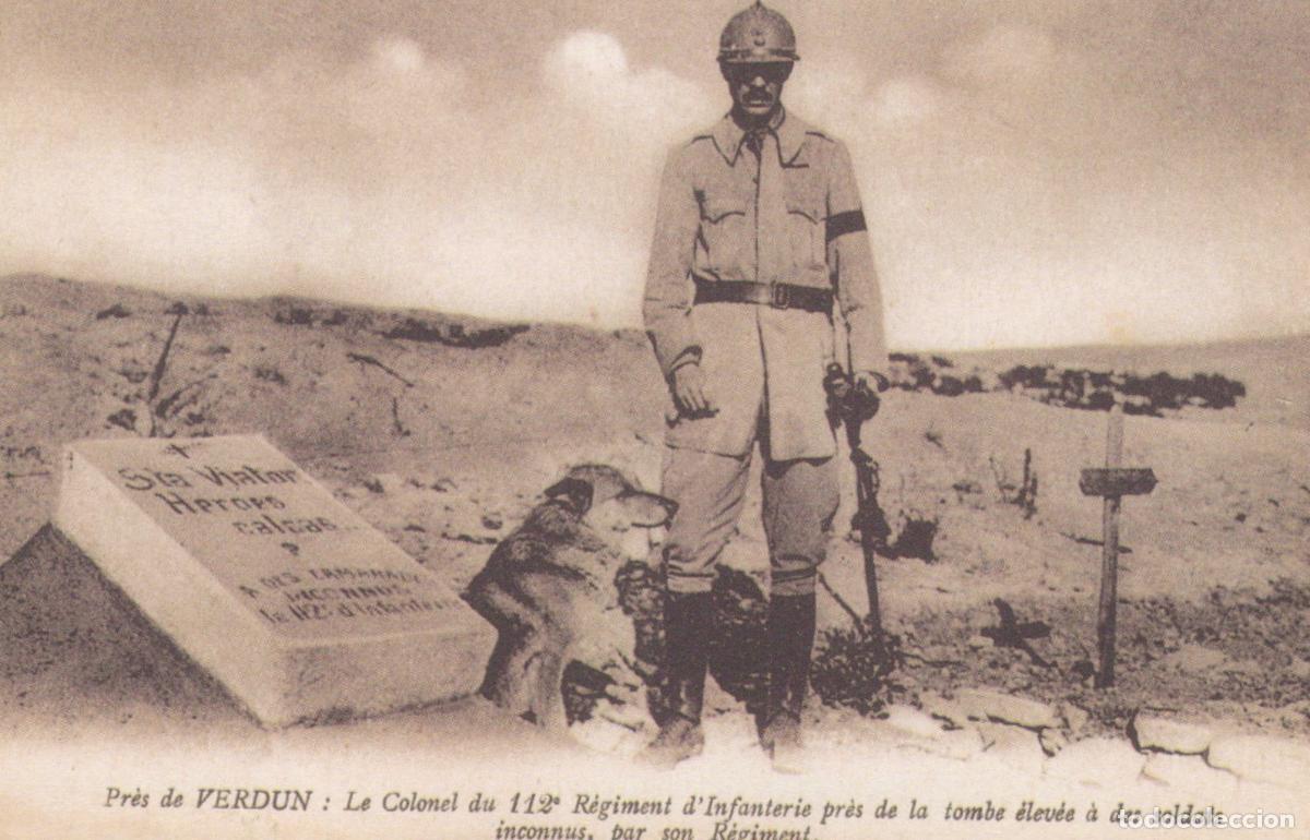 Postcards: France Verdun French Colonel At Soldiers Grave Near World War I *YBC345