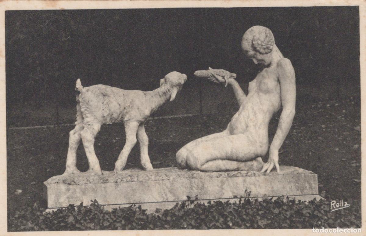 Postales: France Nimes Nimes Gardens De La Fountain Statue Of Girl With Unposted *YBC622