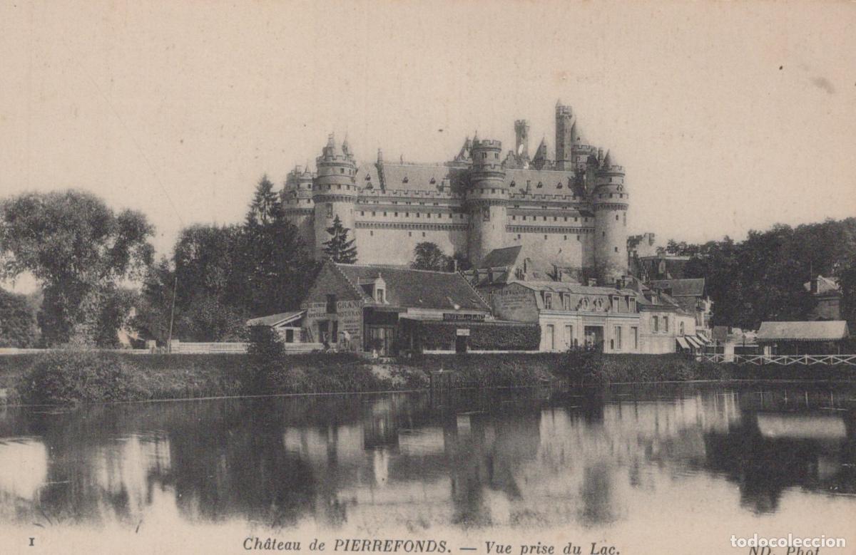Cartoline: France Pierrefonds Chateau De View From The Lake Unposted *YBC836