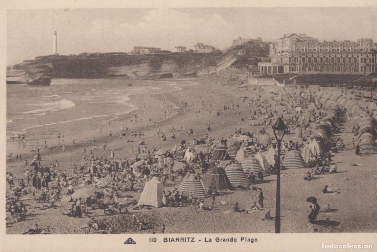 Postales: France Biarritz La Grande Beach Beach Scene With Striped Tents Unposted *YBC555