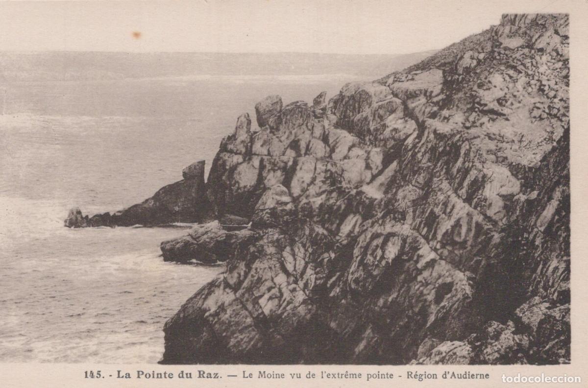 Postkarten: France Audierne Pointe Du Raz Le Moine Rock Formation Region Unposted *YBC741