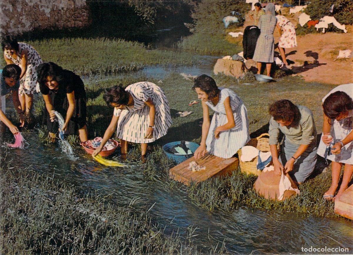 Postales: Postal de Portugal: Mujeres lavando ropa en el r&iacute;o