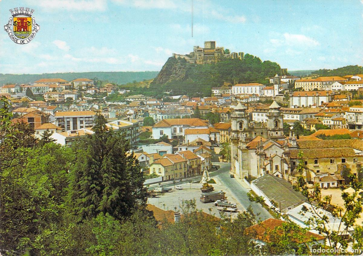 Postales: Postal de Leiria con vista panor&aacute;mica del castillo
