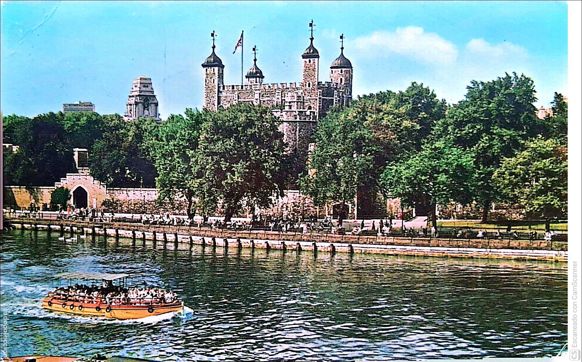 Postales: Londres. 9 Tower of London. Usada con sello. Color