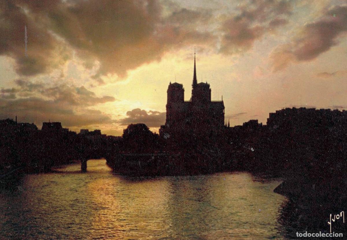 Postales: TARJETA POSTAL - PARIS - 75 -YVON - CR&Eacute;PUSCULE SUR NOTRE-DAME ET LA SEINE - 10/1775