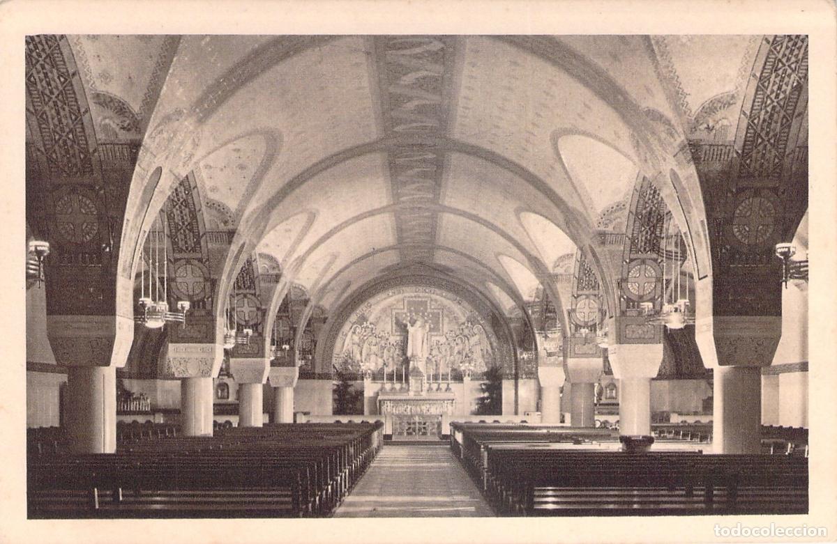 Postales: Postal de la Bas&iacute;lica de Lisieux, Vista General de la Cripta