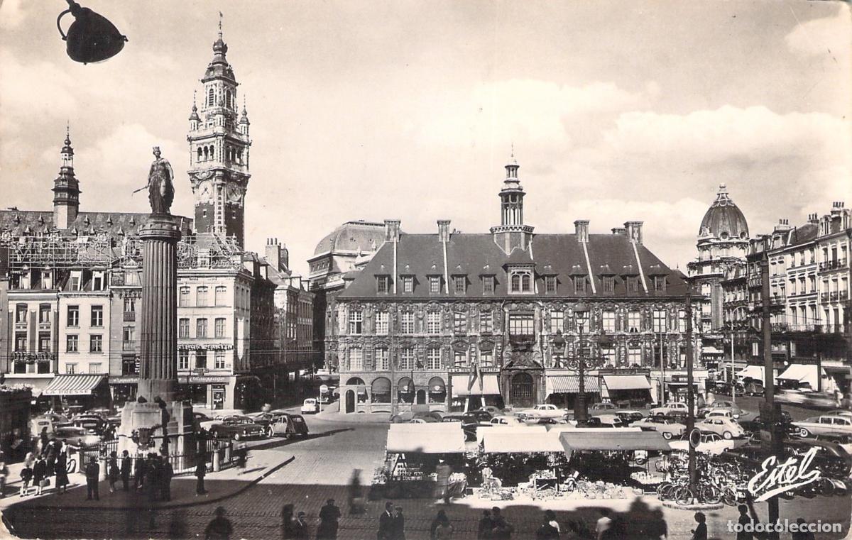 Postales: Postal de la Grand'Place, Antigua Bolsa y Campanario en Lille, Francia