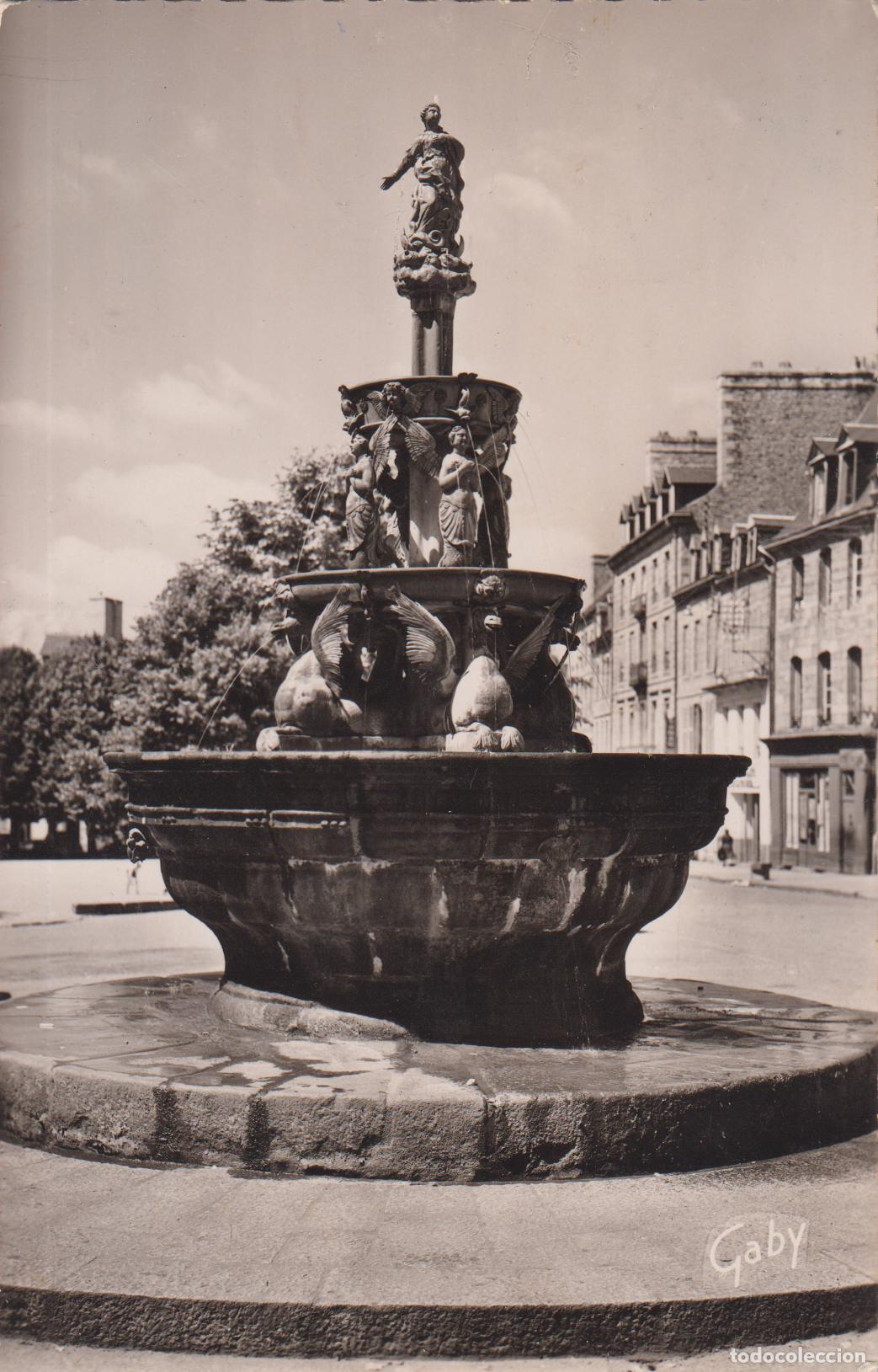 Postais: FRANCIA, GUINGAMP, PLACE DU CENTRE, LA FUENTE DE LA POMPE &ndash; ARTAUD N&ordm;7 &ndash; CIRCULADA