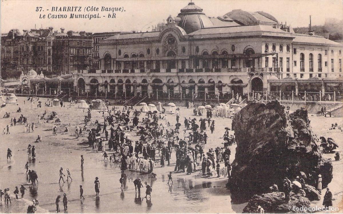 Postais: Postal de Biarritz con vista al Casino Municipal en la Costa Vasca