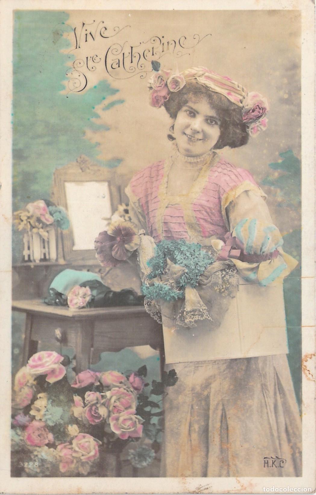 Postcards: Postal de Santa Catalina con mujer y flores