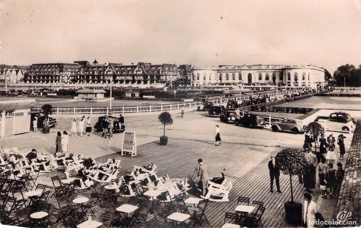 Postais: Postal de Deauville con vista al Hotel Normandy y Casino