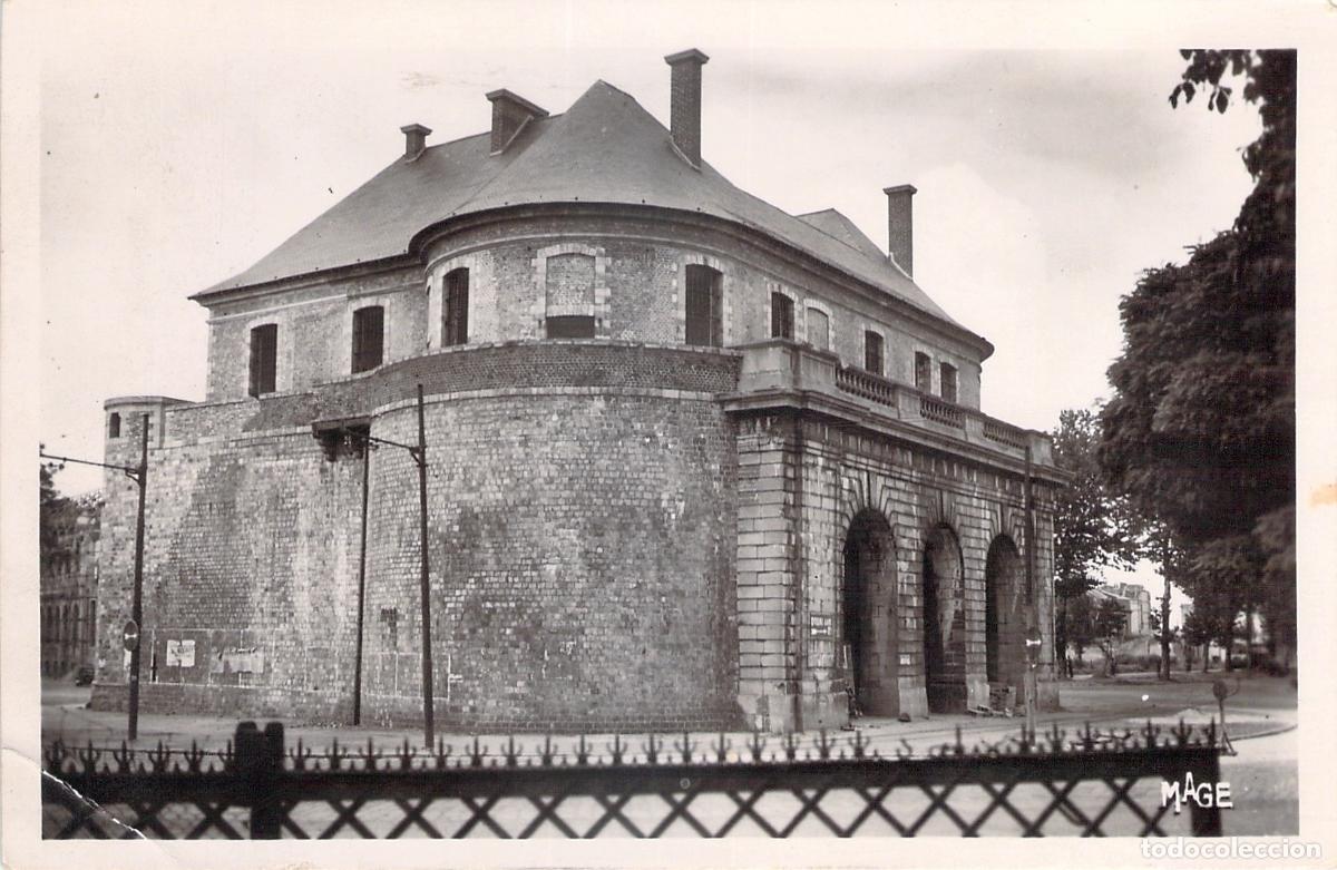Postales: Postal de la Porte de Valenciennes en Douai, Francia