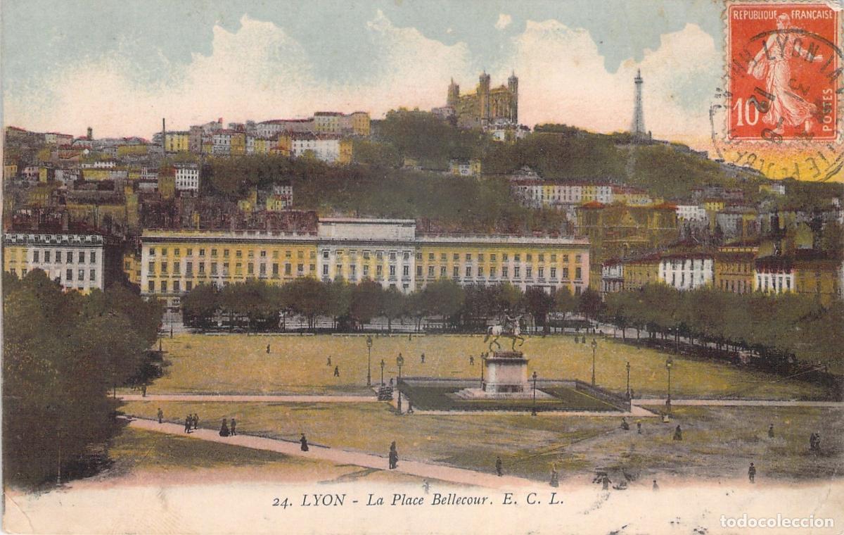 Postales: Postal de Place Bellecour en Lyon, Francia
